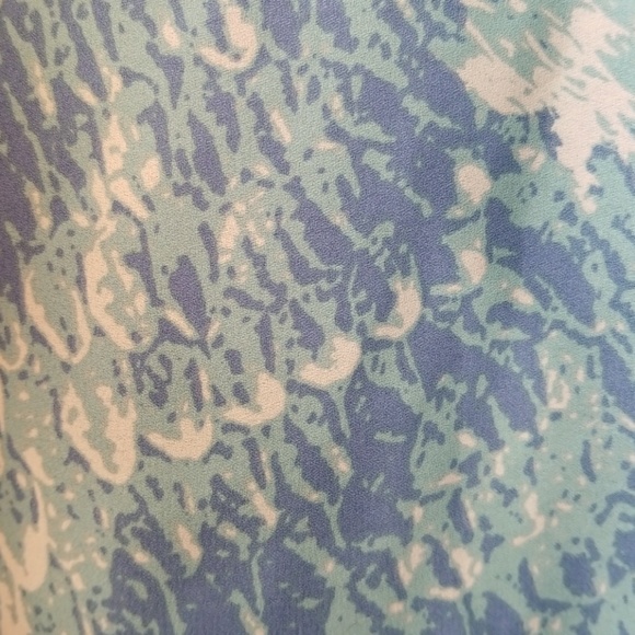 Brand new cold shoulder top - Picture 4 of 4